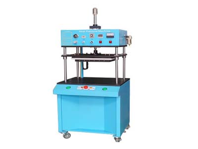 大面積的廠房倉(cāng)庫(kù)